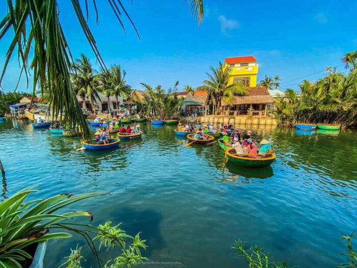 40 Minutes - Basket Boat Ride in the Water Coconut Forest - Included in the Tour