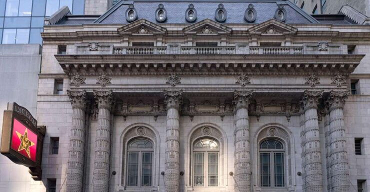 42nd Street From the East Side to the West Side - Times Square Exploration