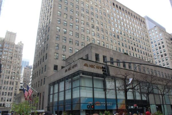 42nd Street From the East Side to the West Side - Chrysler Building Sightseeing