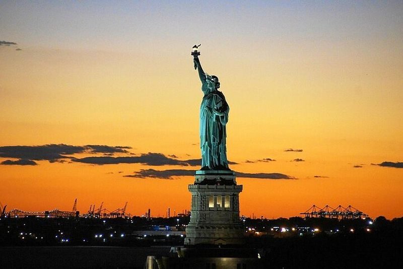 45-Minute Statue of Liberty Express Sightseeing Cruise - Indoor comfort, outdoor views, and onboard snacks
