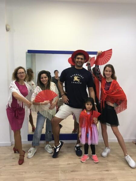 45 Minutes Flamenco Dance Class for Family in Málaga - Duration and Pricing