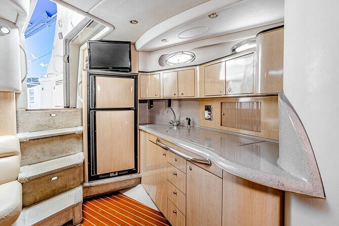 45ft 1 Hour FREE Miami Yacht Rental 3 to 6 Hours 13 People - Who Will Love This Tour?