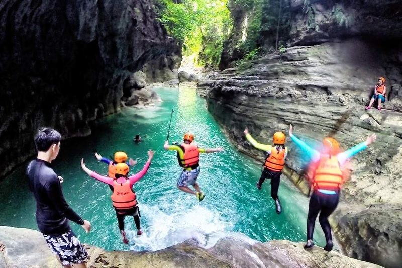 4D3N Cebu-Bohol Highlights Tour - Guides, group size, and practical planning