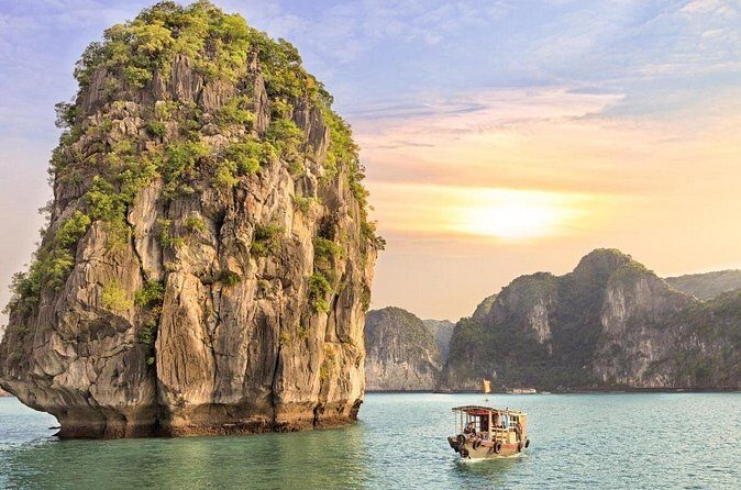4D3N Exclusive Escape Bai Tu Long Bay Private Cruise - Day 3: More Scenic Cruising and Cave Visits