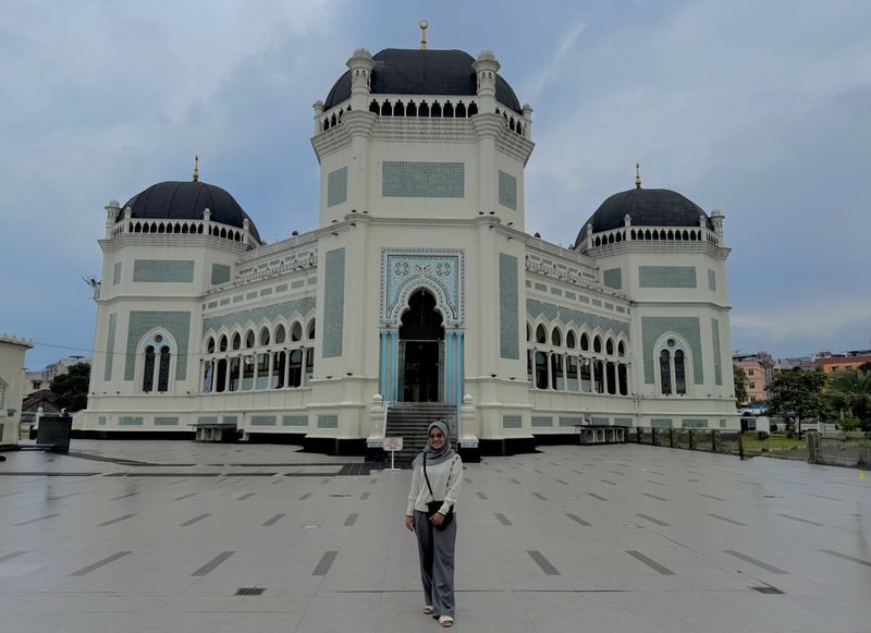 4D3N Lake Toba, Sipiso-piso Waterfall, and Berastagi from Medan - Day 1: springs, tea country and the lake