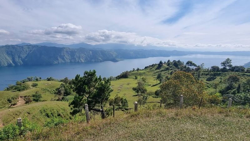 4D3N Lake Toba, Sipiso-piso Waterfall, and Berastagi from Medan - Who will get the most from this route