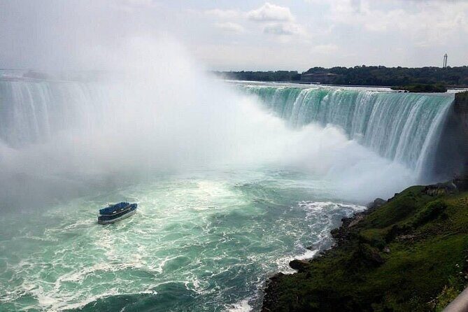 4hr Niagara Falls Canada Tour includes the Boat and tunnels - A Deep Dive into the 4-Hour Niagara Falls Tour