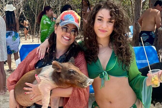 4hr Private Tour Island Hop Snorkel w/ Turtles & Sip Bahama Mamas - A Deep Dive into the Itinerary