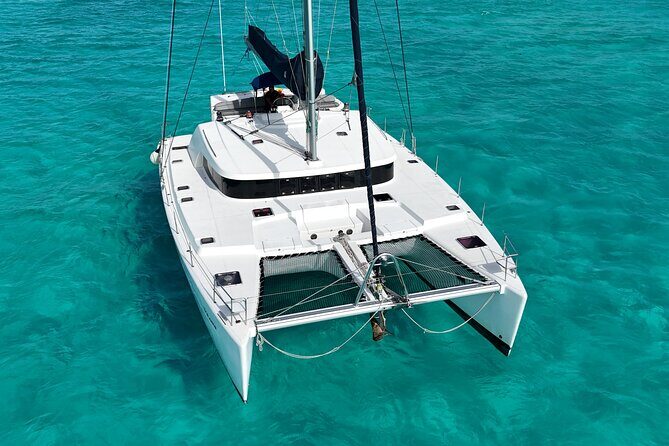 4hrs/60ft Luxury Catamaran Private Charter Cancun to Isla Mujeres - A Detailed Look at the 4hrs/60ft Luxury Catamaran Private Charter Cancun to Isla Mujeres