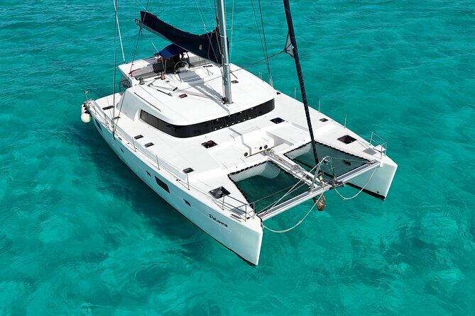 4hrs/60ft Luxury Catamaran Private Charter Cancun to Isla Mujeres - An In-Depth Look at the Experience