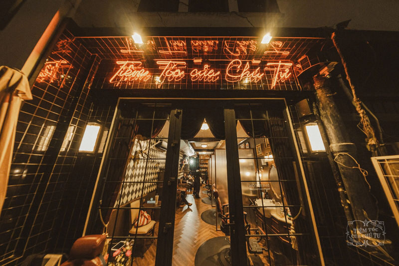 4Rau Barber Deluxe For Male in District 1, Ho Chi Minh City - A men’s barbershop with a clear purpose