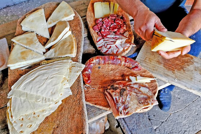 4x4 Tour of Orgosolo: Murals and Typical Lunch at the Shepherds - Mural Exploration