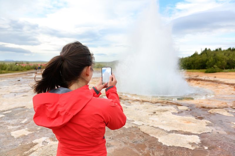 5-Day Aurora Hunt & Glacier Lagoon Tour with Blue Lagoon Visit - South-coast waterfalls and black sand