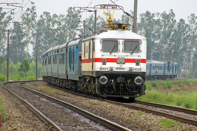 5 Day Golden Triangle With Train Experience-Taj Mahal Sunrise/Set - Train Experience Details