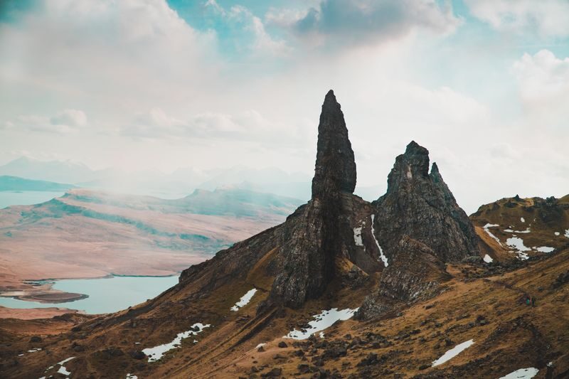 5-Day Isle of Skye, Loch Ness & Inverness Tour from Edinburgh - Day 5: Clava Cairns, whisky and the road back