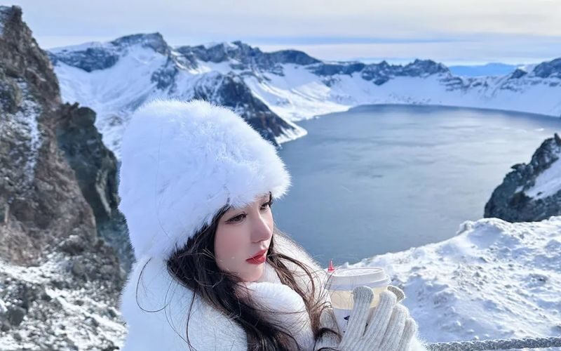 5-Day Tour to Northeast Harbin, Snow Town, and Changbai Mountain - Who will get the most from this route