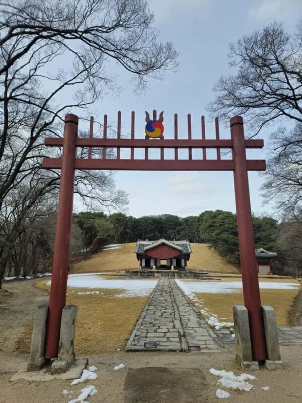 5-Day Trip Seoul and Vicinity Mountain Hiking Challenges - Day 2: Trekking Mt. Bukhansan & Bukhansanseong Fortress