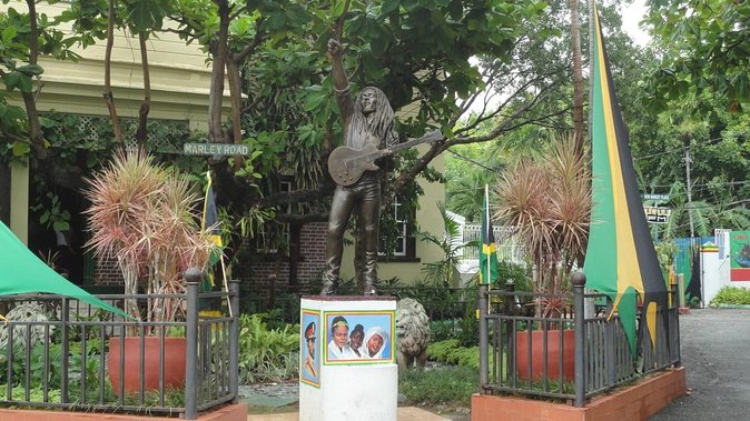 5 Days, 4 Nights Backpacking Kingston Jamaica - Day 1: Arrival in Kingston