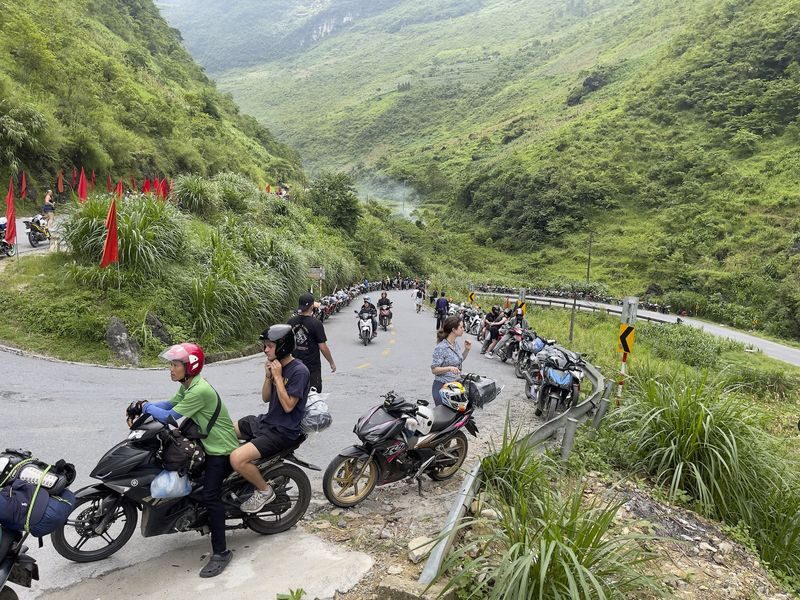 5 Days 4 Nights Ha Giang Loop Heritage Tour With Easy Rider - Heritage stops at Vu Clan Mansion and local villages