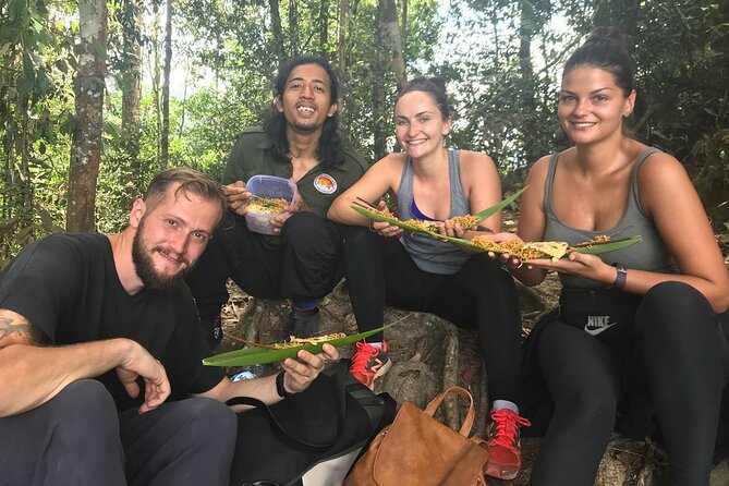 5 Days 4 Nights Jungle Tour Trekking in Bukit Lawang - Accommodations and Amenities