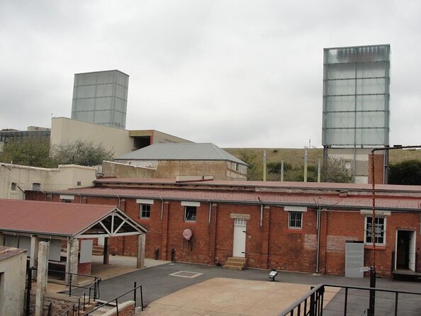 5 Days Johannesburg and Cape Town Tour 5 Days Private - Day 2: Soweto Township and Apartheid Museum