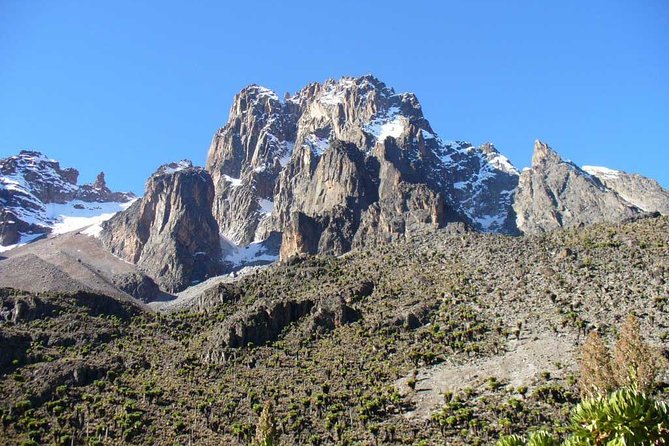 5 Days Mount Kenya Climbing Chogoria Sirimon Route - Accommodation Details