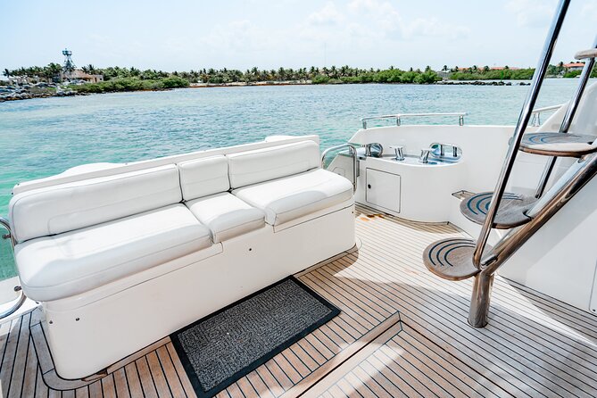 5-Hour 2-Stop Private 50 Azimut Yacht Tour With Food, Open Bar & Snorkeling - Flavorsome Ceviche for Lunch
