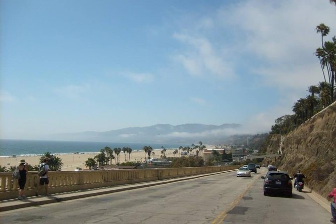 5-Hour Limo Tour of Hollywood, Beverly Hills, Santa Monica Venice and Malibu! - Comfortable Transport in a Lincoln Town Car