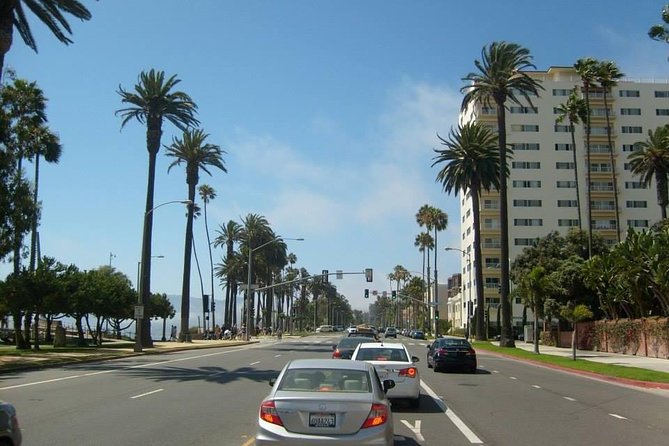 5-Hour Limo Tour of Hollywood, Beverly Hills, Santa Monica Venice and Malibu! - Common Questions