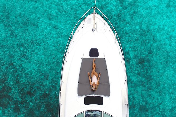 5-Hour Private 40 Yacht Tour to In-Ha Reef With Open Bar, Food & Snorkel - Stop at La Bocana for Drinks and Snacks