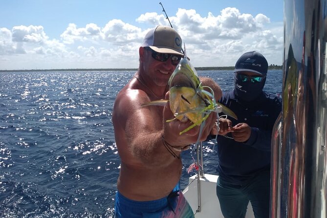 5-Hour Private 40 Yacht Tour to In-Ha Reef With Open Bar, Food & Snorkel - Hotel Pickup and Drop-Off Included