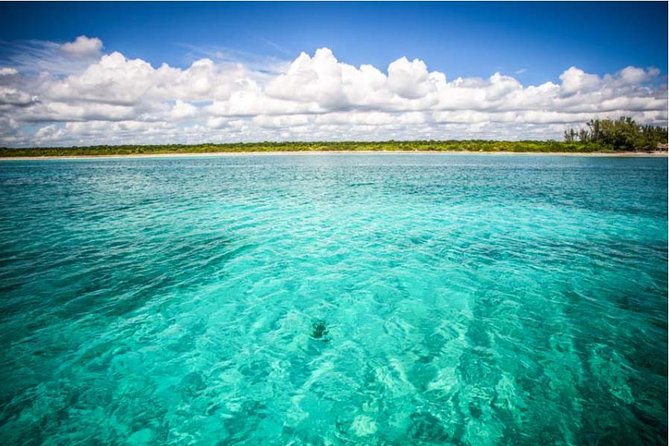 5-Hour Private 42 Azimut Yacht 2-Stop Tour W/ Food, Open Bar & Snorkeling - Visit the In-Ha Reef Area