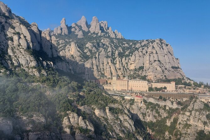 5-Hour Private Tour in Montserrat - Montserrat De Montserrat