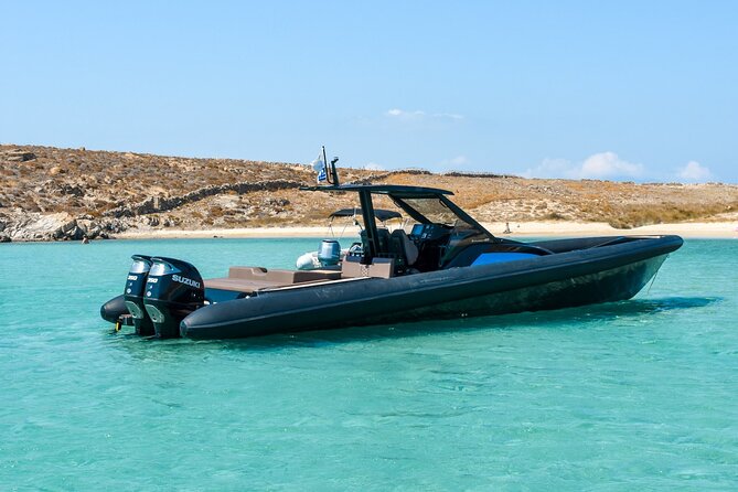5 Hour Private Yacht Cruise in Mykonos Technohull 40 "Thunder" - Key Features and Amenities of the Technohull 40 Thunder Yacht