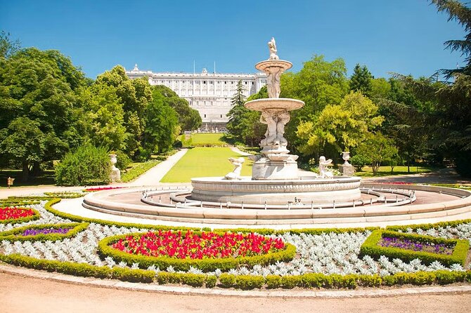5-Hour Royal Palace, City Walk & Flamenco Tour - Exploring the City on Foot