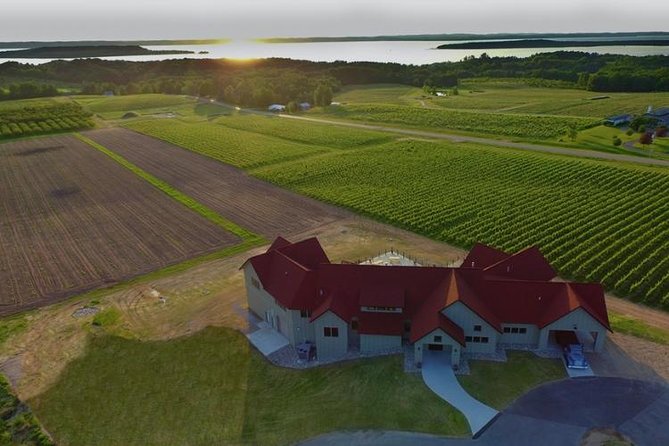 5-Hour Traverse City Wine Tour: 4 Wineries on Old Mission Peninsula - Tasting Experiences