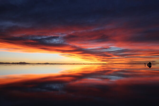 5-Hour Uyuni Salt Flat Tour Stargazing and Sunset/Sunrise In Group - Group Size and Guide