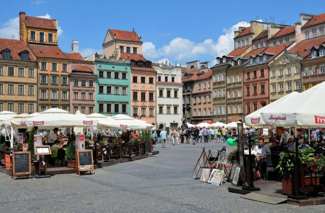 5 Hour: Warsaw Old Town, Royal Castle and Uprising Museum - Transportation and Inclusions