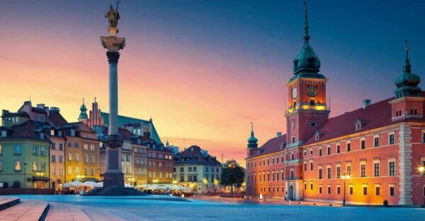 5 Hour: Warsaw Old Town, Royal Castle and Uprising Museum - Accommodation Pickup