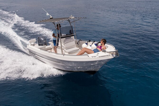 5 Hours Boat Rental in Santorini - Inclusions and Amenities