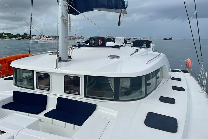 5 Hr Private Catamaran Cruise With Lunch and Drinks to 15-20 Ppl - Inclusions and Amenities