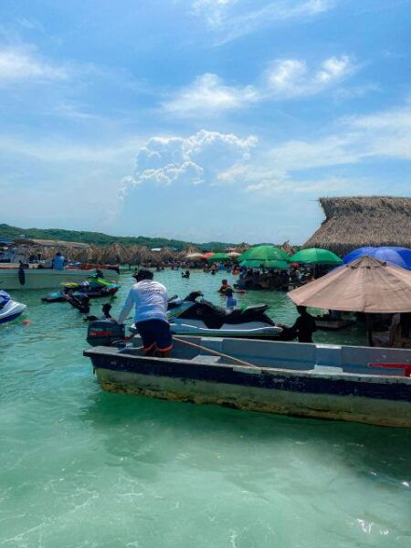 5 Islands Tour Snorkel, Lunch and Music Cartagena - The Sum Up