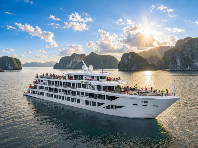 5-Star Premium 2D1N Cruise: Ha Long Bay with Sung Sot & Ti Top - A night among Ha Long Bay’s limestone towers