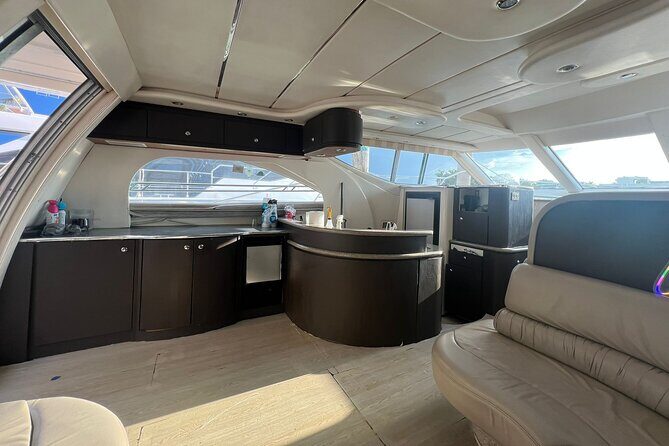 50ft 1 Hour FREE | Miami Yacht Rental | 2 to 6 Hours | 13 People - Good To Know