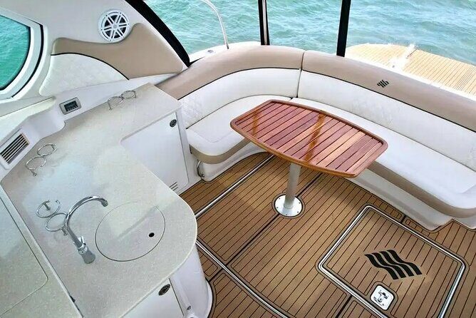 50ft 1 Hour FREE Miami Yacht Rental 3 to 6 Hours 13 People - Who Should Consider This Tour?