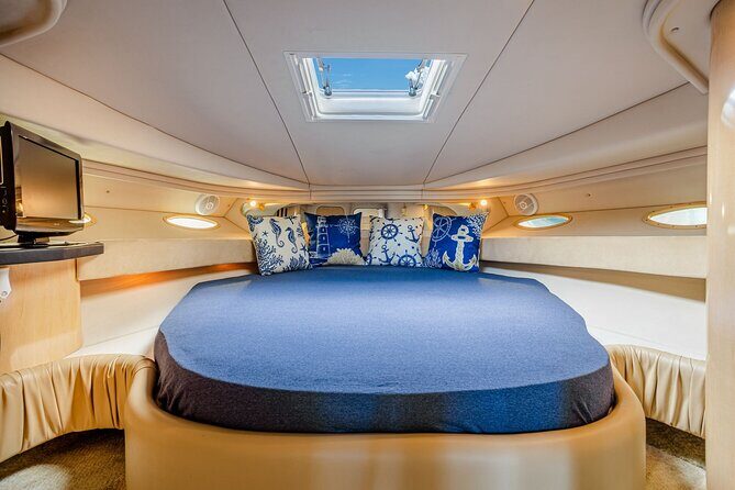 50ft 1 Hour FREE Miami Yacht Rental 3 to 6 Hours 13 People - FAQ