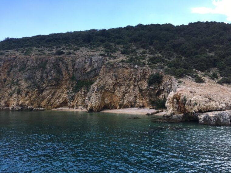 5,5h Plavnik Island: Swim & Snorkel with Capt. Bobo (Public) - FAQs