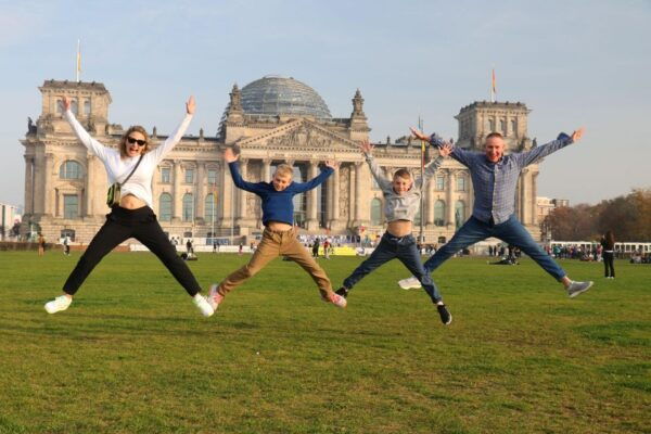 5h Berlin Private Tour With Guide, Chauffeur & Photographer - Customer Reviews and Ratings