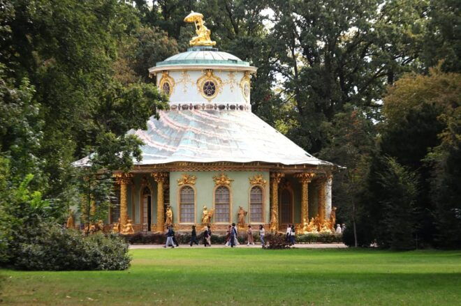 5h Potsdam Private Tour With Guide, Chauffeur & Photographer - Booking Information