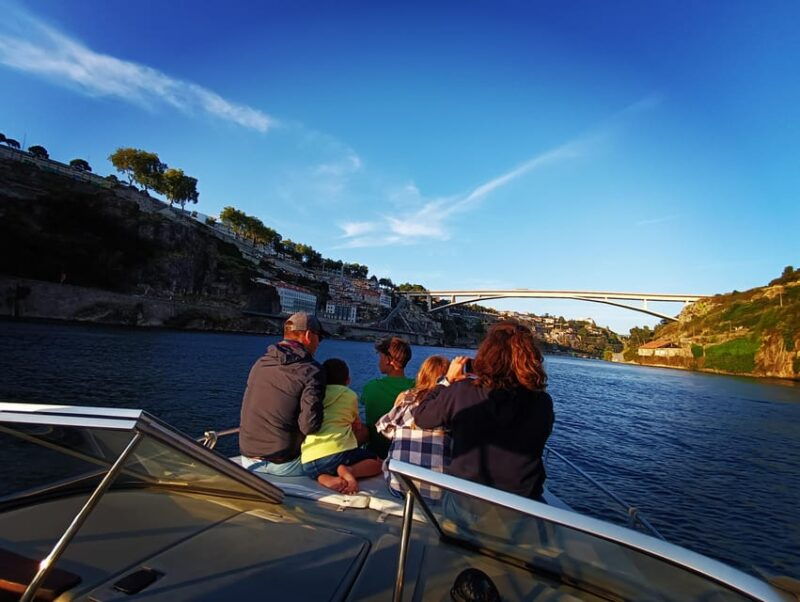 6 Bridges, Not Shared Boat Tour 1h30m, group price up to 6px - Who Will Love This Tour?